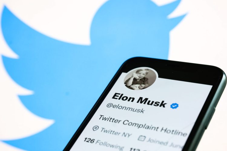 Twitter humbet gjysmën e të ardhurave nga reklamat pas blerjes së Elon Musk
