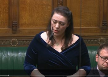 Deputetja britanike i kërkon kryeministrit Sunak që KFOR-i të merret me armët që po futen nga Serbia në Kosovë