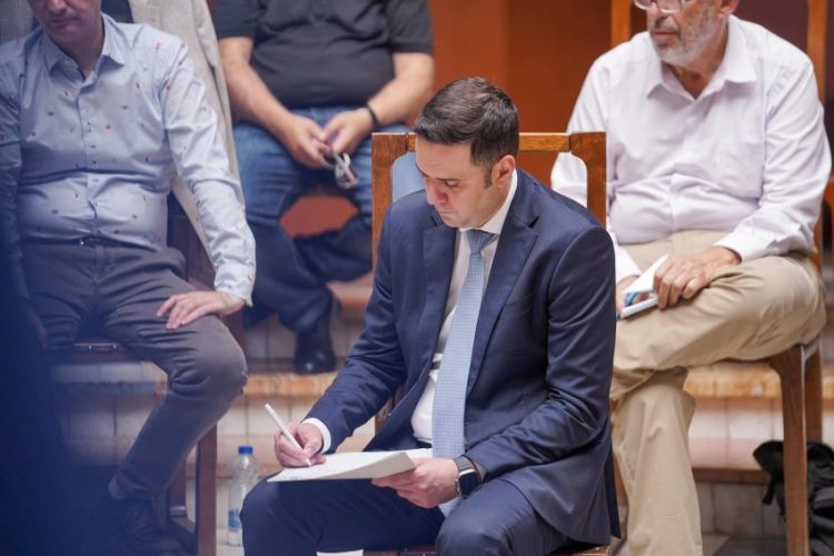 Abdixhiku: Dhuna në Kuvend është shëmti – e refuzojmë këtë qasje si mjet