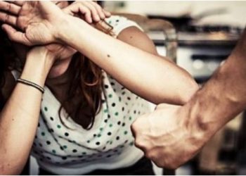 E dyshuara për dhunë në Pejë është 14 vjecare, ndërsa ky person shpallet në kërkim nga Policia