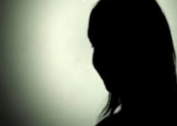 Familja raporton zhdukjen e vajzës, 15-vjeçarja thotë se ishte në motel me të dashurin
