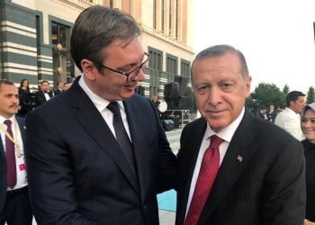 Kosova bleu dronët ‘Bayraktar’ – Vuçiqi prishet me Turqinë për shkak të armatosjes së FSK-së