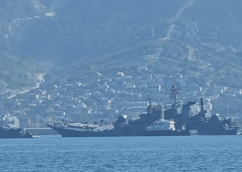 Ukrainasit e sulmojnë me drone të detit, anija ruse nxirret jashtë përdorimit