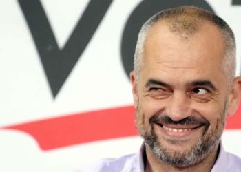 Rama: Më sigurt në autobusin e BE-së se në një avion rus