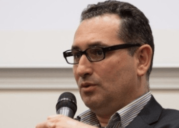 Ju nuk e keni të drejtën të harroni/ Sébastien Gricourt, anëtar i Partisë Socialiste franceze i drejtohet miqve të vet të së majtës franceze