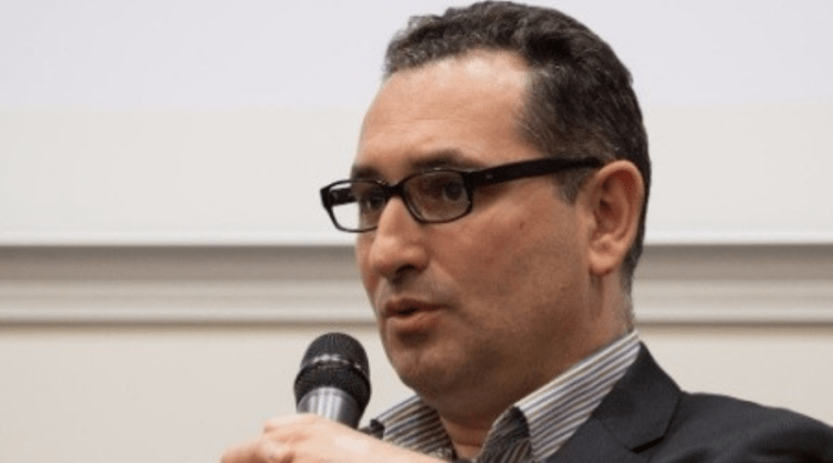 Ju nuk e keni të drejtën të harroni/ Sébastien Gricourt, anëtar i Partisë Socialiste franceze i drejtohet miqve të vet të së majtës franceze