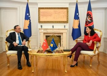 Osmani fton Erdoganin për vizitë në Kosovë