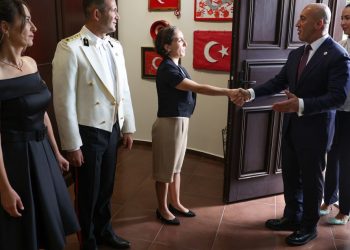 Haradinaj uron Turqinë dhe popullin e saj me rastin e Ditës së Fitores