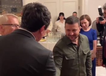 Kurti në Athinë, shtrëngon duart me presidentin ukrainas Volodymyr Zelensky