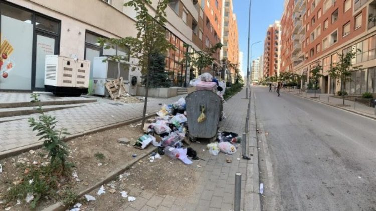 Problemet me mbeturina, ankohen banorët në Prishtinë