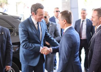 Kasami pret Kurtin: Mirë se erdhe në Tetovën dardane kryeministër