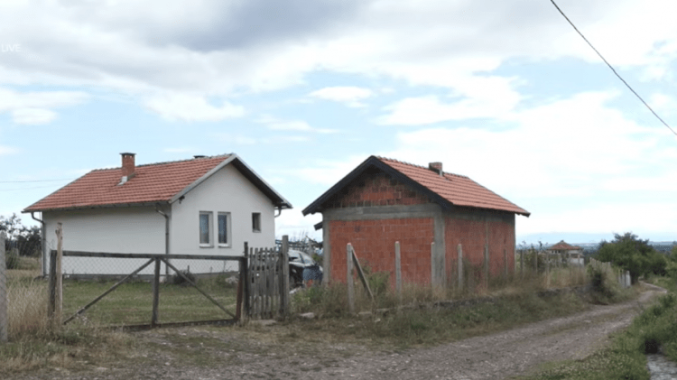 Fqinjtë me akuza për serbin Zariq, thonë se kreu kr*me lufte në fshat