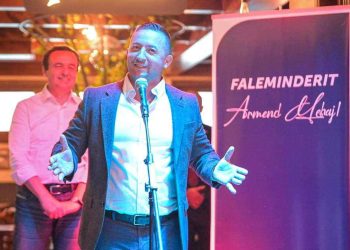 Editorial: MINISTRI UNIK DHE SHEMBULLI TIPIK PËR TU ADMIRUAR!