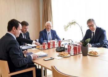 Pse BE mban anën e Vuçiçit në dialog