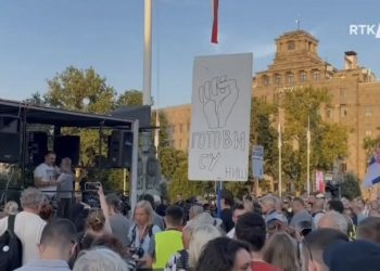 Qytetarët po kërkojnë që të shkarkohen udhëheqësit e sigurisë në Serbi