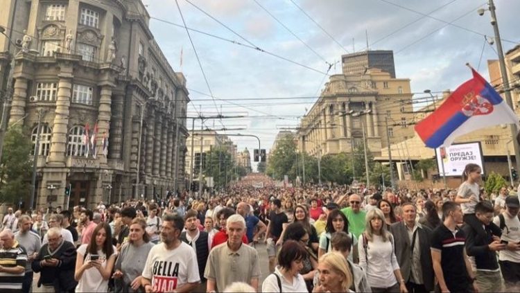 Mbahet protesta e 17-të anti qeveritare në Serbi