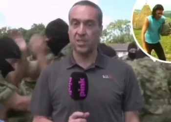 Bota po qesh me ushtrimet e njësitit ushtarak të Serbisë