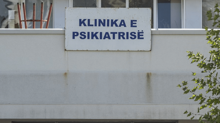 QKUK konfirmon se ka humbur jetën pacienti në Klinikën e Psikiatrisë si pasojë e zjarrit – helmohen nga tymi edhe ekipi mjekësor