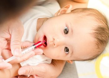 Infermierja e pediatrisë tregon se si ta joshni një fëmijë të marrë ilaçe: Prindërit i janë shumë mirënjohës!