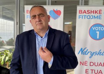 Ç’është ky deputet grek që vjen dhe takon një shitblerës votash në Himarë?!