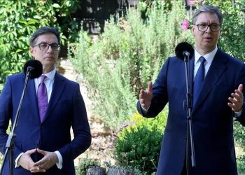 Pendarovski dhe Vuçiq takohen në manastirin Prohor Pçinski