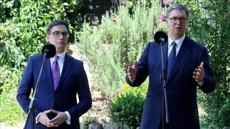 Pendarovski dhe Vuçiq takohen në manastirin Prohor Pçinski