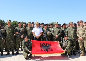 Shqipëria sjellë trupa shtesë në Kosovë