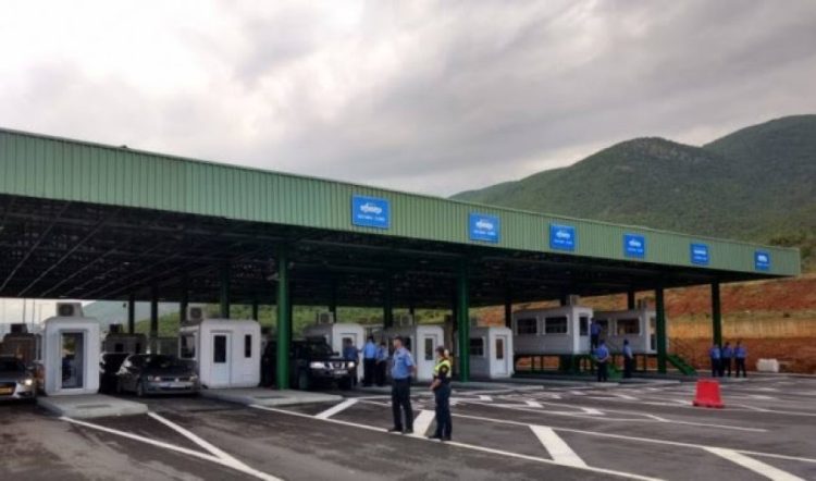 Gjatë fundjavës, 60 mijë pushues nga Kosova hynë në Shqipëri