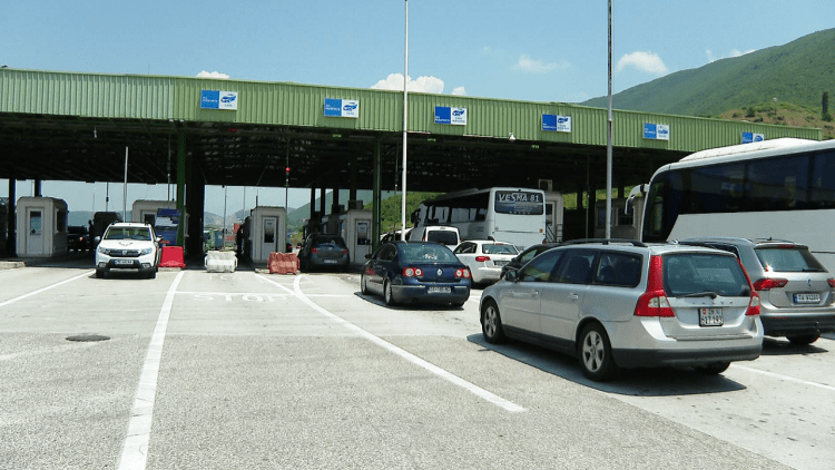E jashtëzakonshme: 188 mijë vetura me mërgimtarë erdhën në Kosovë gjatë korrikut
