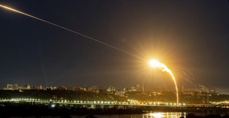 Ukraina thotë i rrëzoi 15 dronë rusë gjatë natës