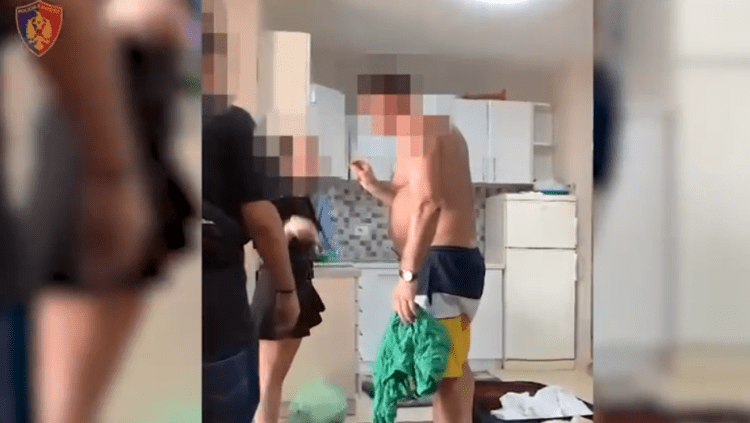 VIDEO/ “Më dëmtuan pajisjet e shtëpisë”, kosovari mban peng 6 turistë italianë në Sarandë