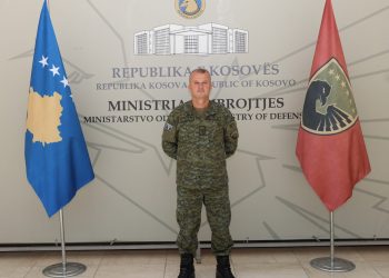 Oficeri i FSK-së shpëtoi nënën dhe vajzën e saj nga mbytja në det