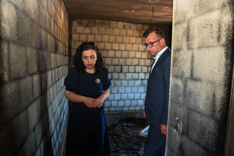 Osmani viziton shtëpinë e djegur të familjes Joziq