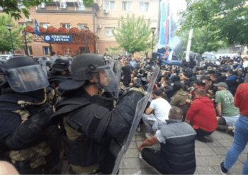 U ndalohet për tri vite hyrja në Kosovë dy serbëve të akuzuar për pjesëmarrje në protestën e dhunshme në Leposaviq