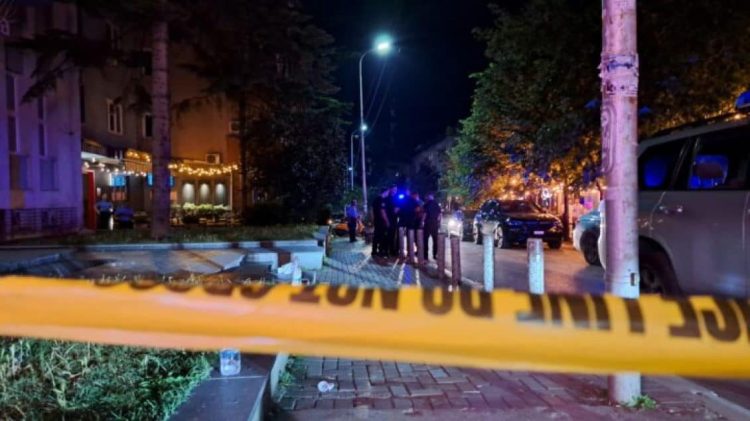 Plumbi i depërtoi afër shtyllës kurrizore – vajza e cila mbeti e plagosur në Bon Vivant së bashku me dy tjerë ende po trajtohen në QKUK