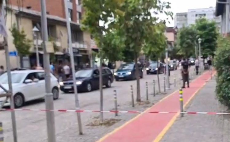 Të shtëna me armë në Klinë, plagoset një person