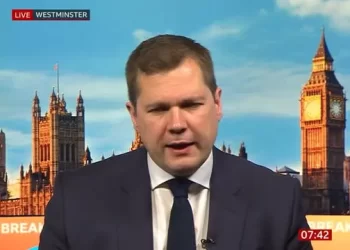 Kriza e emigrantëve, Britania pritet të tërhiqet nga Konventa e të Drejtave të Njeriut