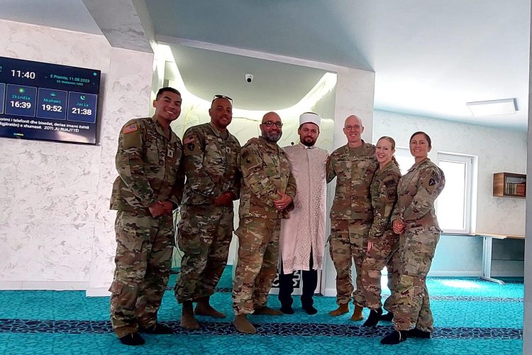 “E falënderoj Zotin që i kemi”, Maliqi takohet me kapelanët amerikanë nga Kampi Bondsteel