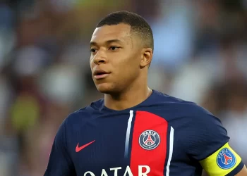 PSG sapo mori një vendim të rëndësishëm për Mbappen