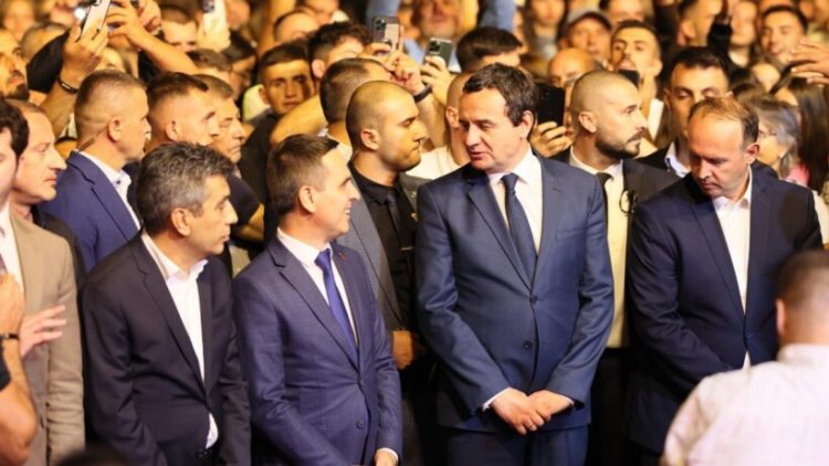 Kasami: Reagimet e Qeverisë nuk kanë të bëjnë me vizitën e Kurtit, por shqetësohen për bashkimin e opozitës shqiptare