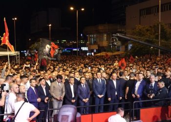 Këshilltari i Kurtit i përgjigjet reagimeve për vizitën në Shkup dhe Tetovë