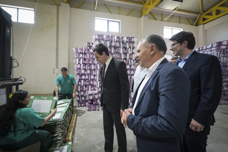 Kurti viziton fabrikën “Fressia”, 9 nga 10 të punësuarit janë persona me aftësi të kufizuara