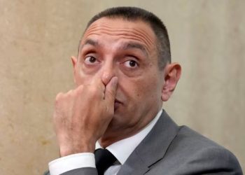 Le Figaro për rusët në Serbi: Vulin po iu bën presion, i spiunuar ata duke e ndarë atë informacion me Moskën