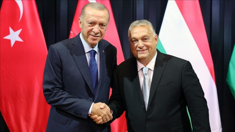Presidenti Erdoğan takohet me kryeministrin hungarez Orban në Budapest