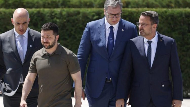 ‘Alarmohet’ Vuçiqi para takimit me Zelenskyn në Athinë: Do të ishte goditje e madhe nëse Ukraina e njeh Kosovën