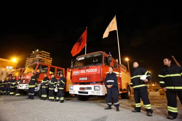 Greqia “ndryshon mendje”, pranon ndihmën e zjarrfikësve nga Shqipëria pas përshkallëzimit të situatës