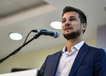 Deptueti i VV-së: Prindërit që keqpërdorin mjetet e rimbursimit të librave do të përballen me gjykatat