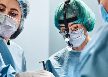 Burrat apo gratë?! Hulumtimi i fundit vërteton se kush janë kirurgë më të mirë