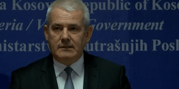 Sveçla kërkon që ndërkombëtarët t’i reagojnë Serbisë pas dorëheqjes së policëve serbë