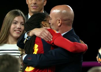 FIFA synon dënim shembullor për RubialesFIFA synon dënim shembullor për Rubiales